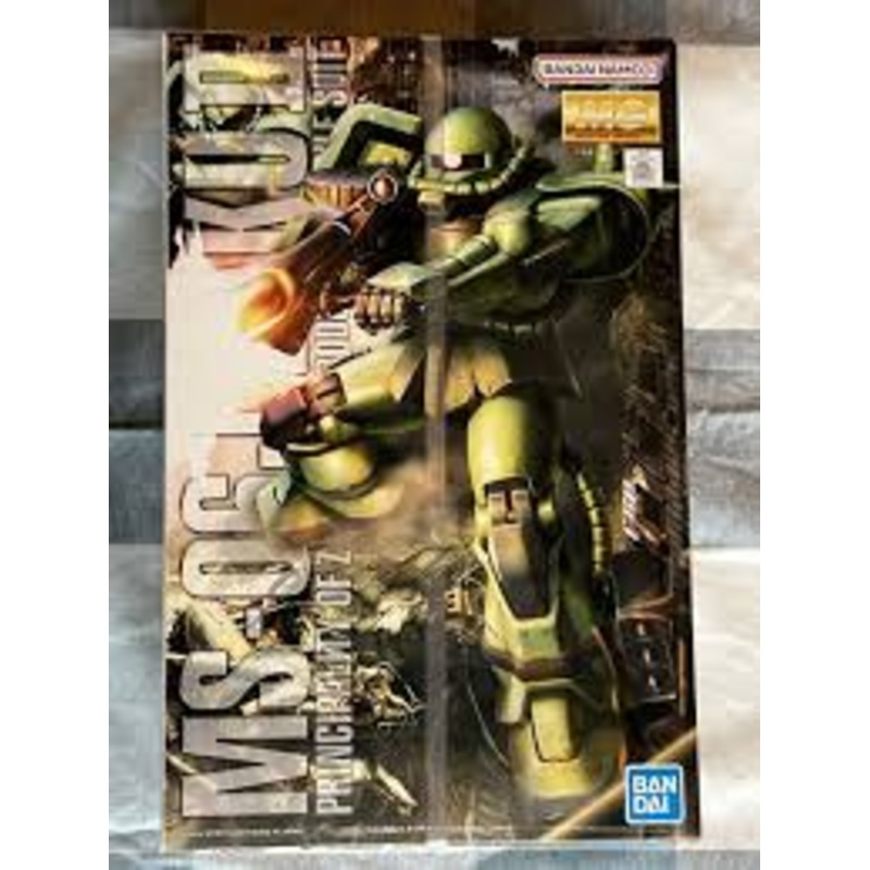 (PRE OWNED) Bandai MG Mobile Suit Gundam MS-06J Zaku II Ver.2.0 1/100 Plastic Model Kit